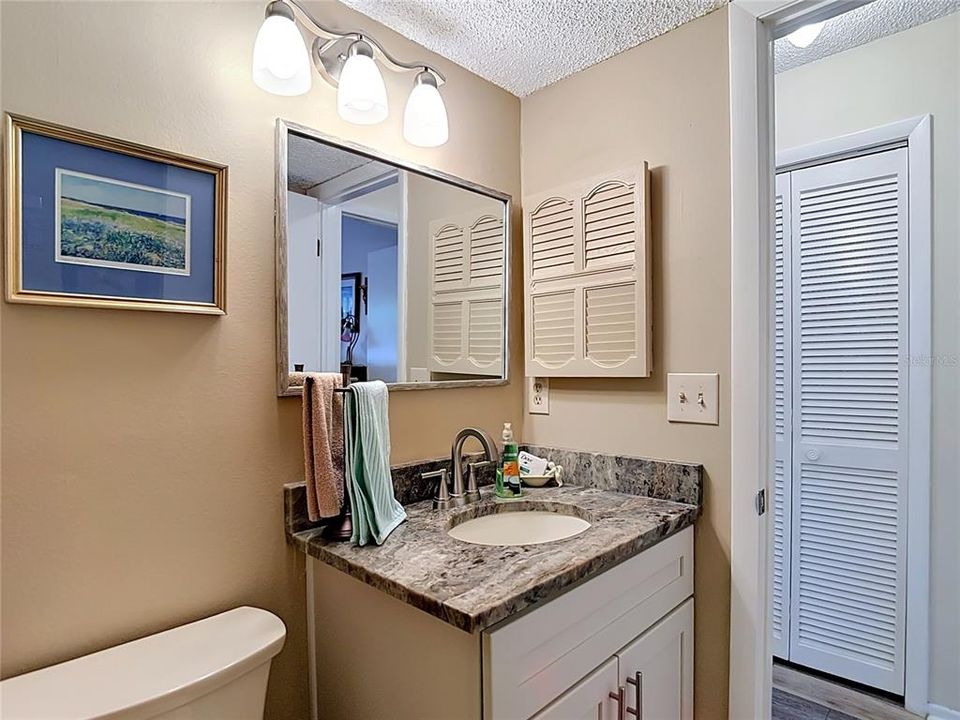 For Sale: $133,900 (2 beds, 2 baths, 1144 Square Feet)