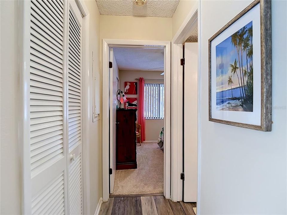 For Sale: $133,900 (2 beds, 2 baths, 1144 Square Feet)