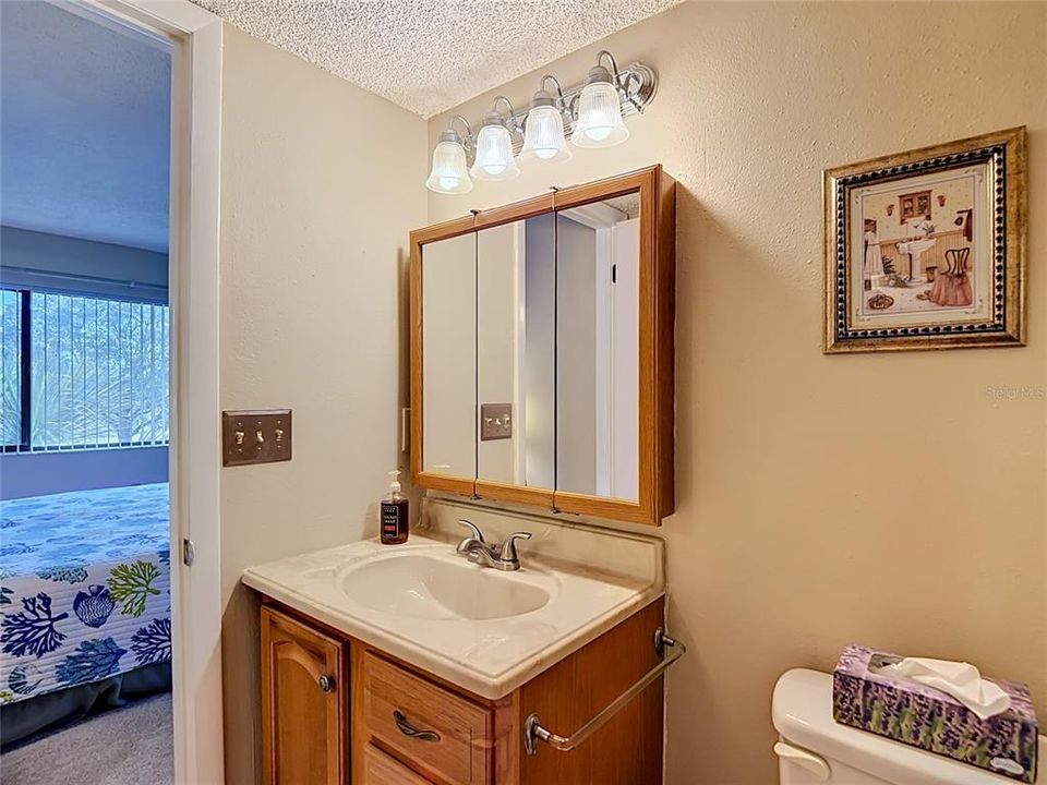 For Sale: $133,900 (2 beds, 2 baths, 1144 Square Feet)