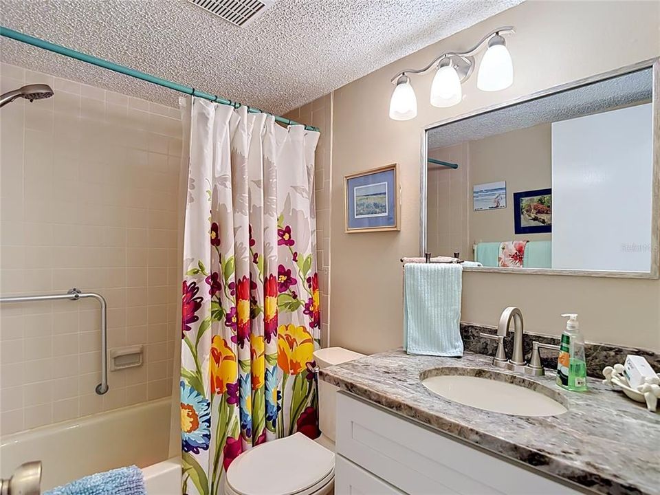 For Sale: $133,900 (2 beds, 2 baths, 1144 Square Feet)