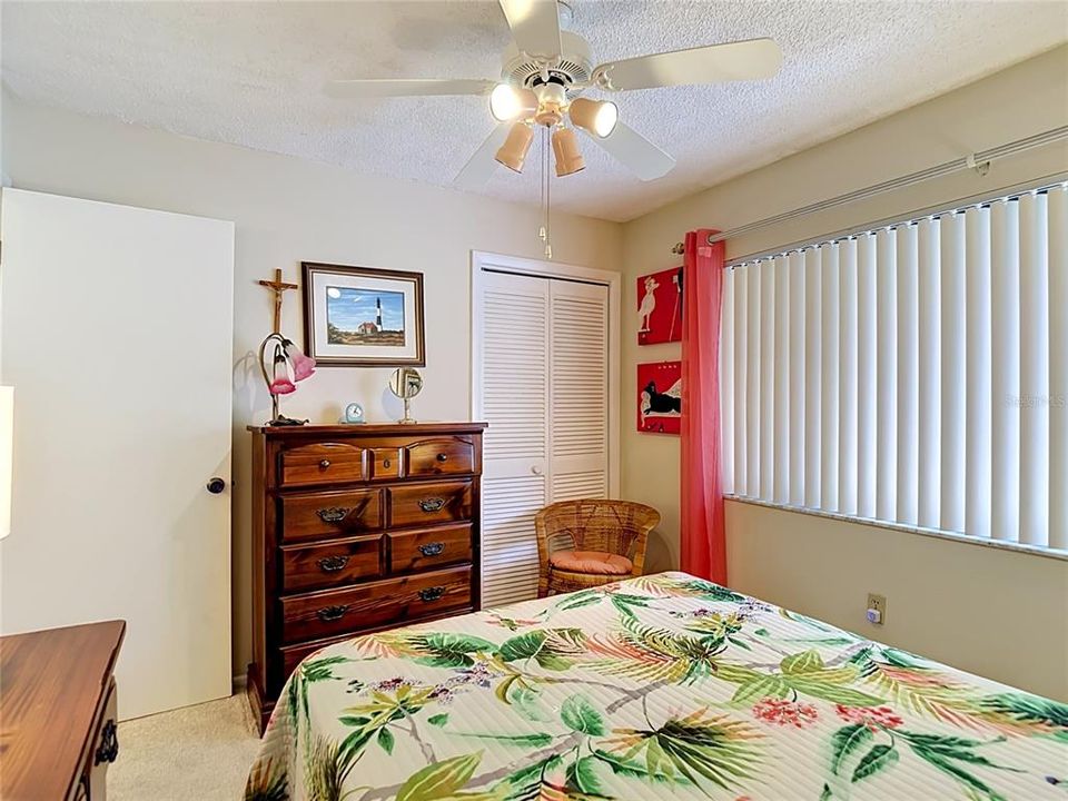 For Sale: $133,900 (2 beds, 2 baths, 1144 Square Feet)