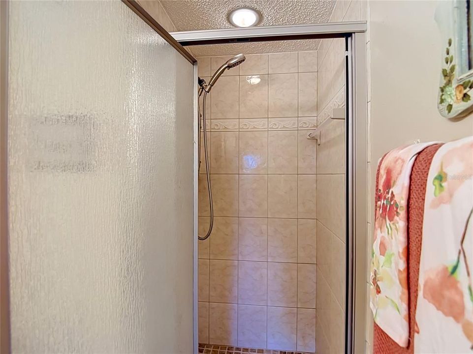 For Sale: $133,900 (2 beds, 2 baths, 1144 Square Feet)
