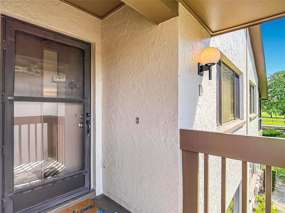 For Sale: $133,900 (2 beds, 2 baths, 1144 Square Feet)