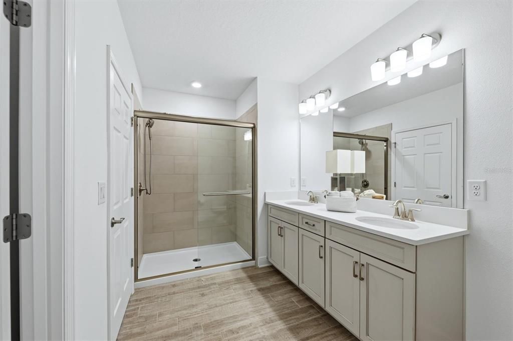 For Sale: $395,000 (4 beds, 2 baths, 1918 Square Feet)
