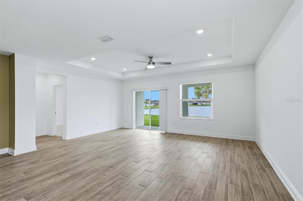 For Sale: $395,000 (4 beds, 2 baths, 1918 Square Feet)