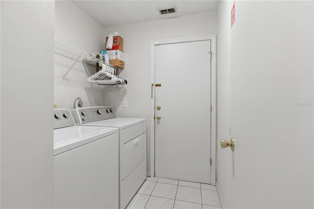 For Sale: $339,900 (3 beds, 2 baths, 1682 Square Feet)