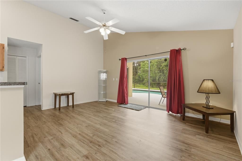 For Sale: $339,900 (3 beds, 2 baths, 1682 Square Feet)