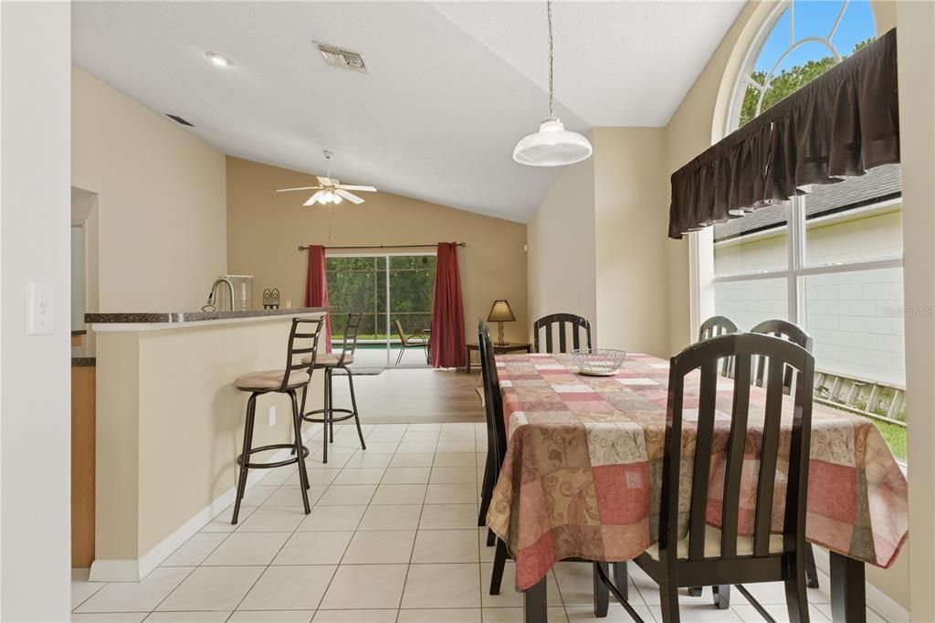 For Sale: $339,900 (3 beds, 2 baths, 1682 Square Feet)