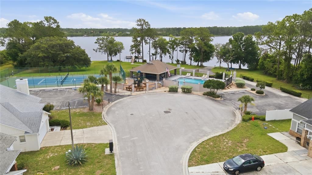 For Sale: $339,900 (3 beds, 2 baths, 1682 Square Feet)