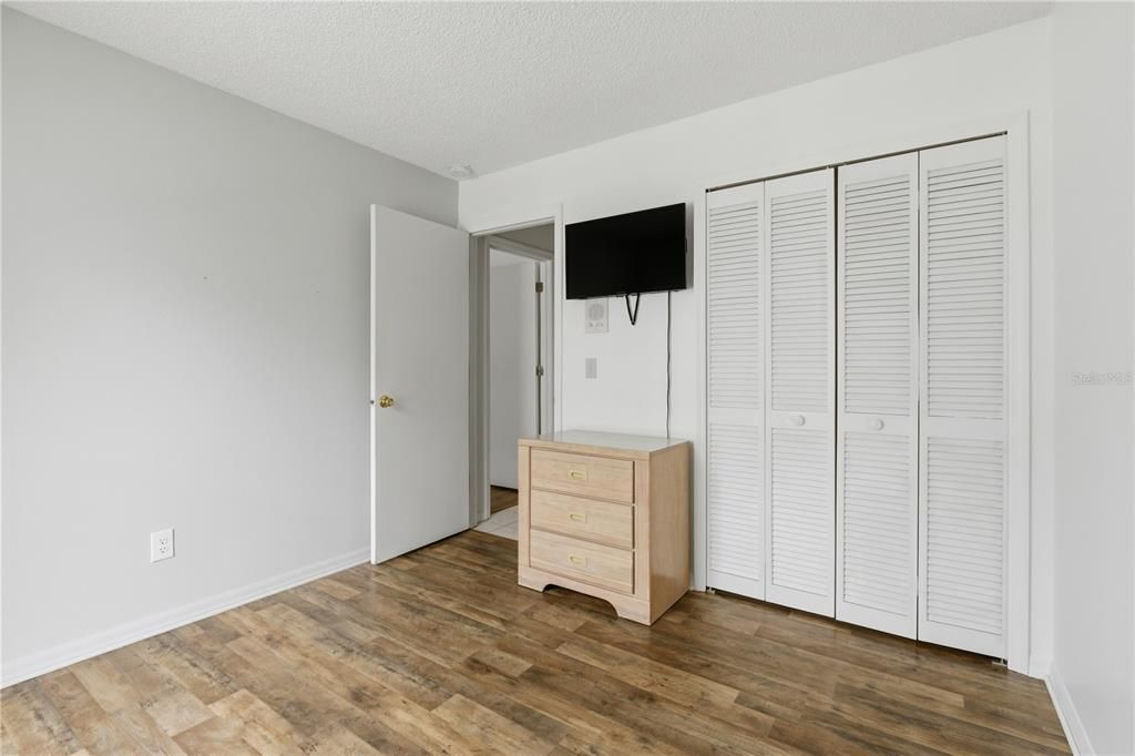 For Sale: $339,900 (3 beds, 2 baths, 1682 Square Feet)