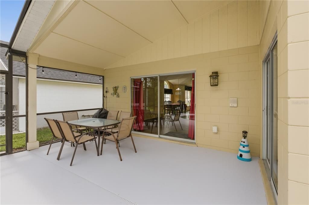 For Sale: $339,900 (3 beds, 2 baths, 1682 Square Feet)