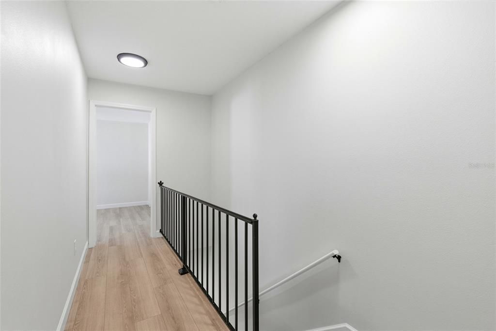 For Sale: $198,000 (2 beds, 2 baths, 1087 Square Feet)