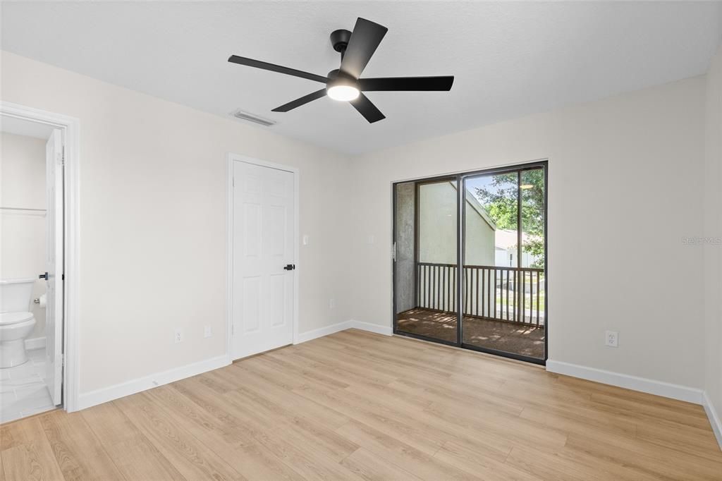 For Sale: $198,000 (2 beds, 2 baths, 1087 Square Feet)