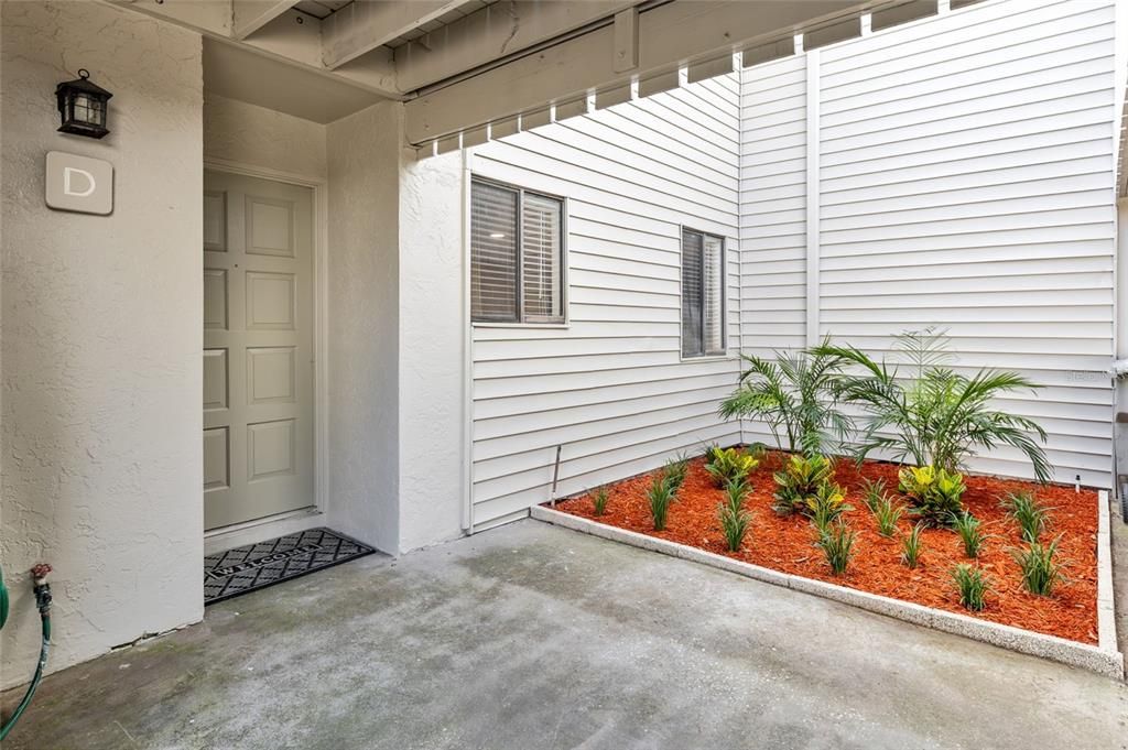For Sale: $198,000 (2 beds, 2 baths, 1087 Square Feet)