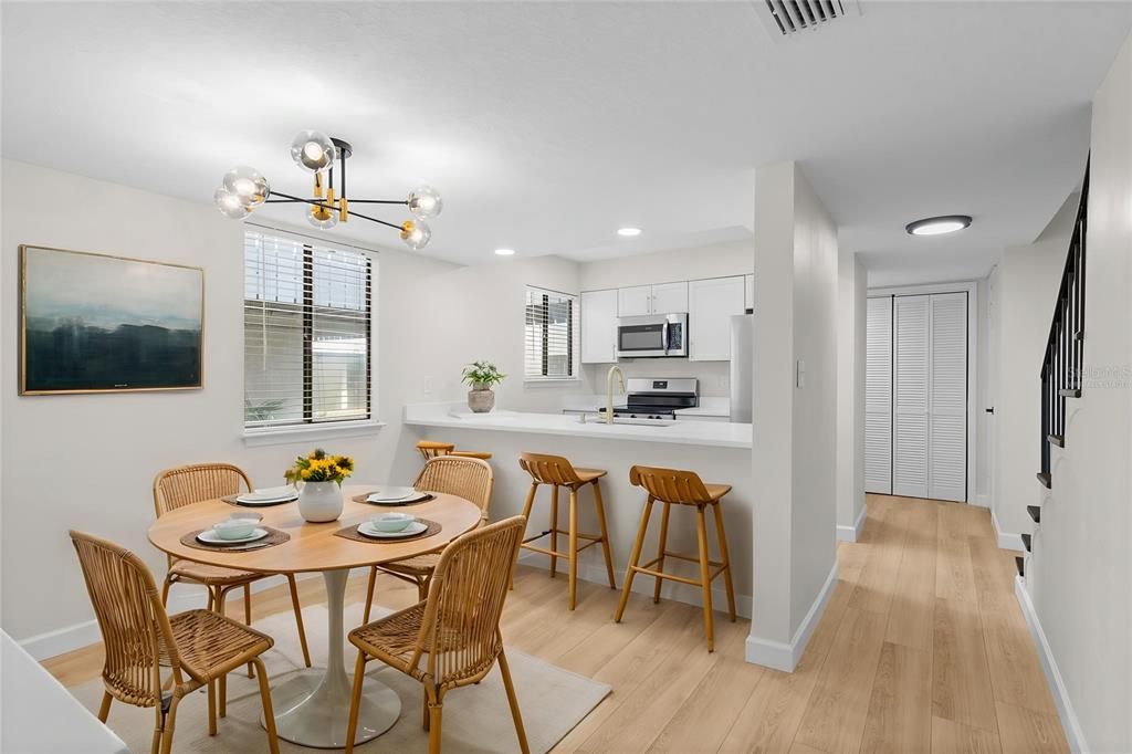 For Sale: $198,000 (2 beds, 2 baths, 1087 Square Feet)