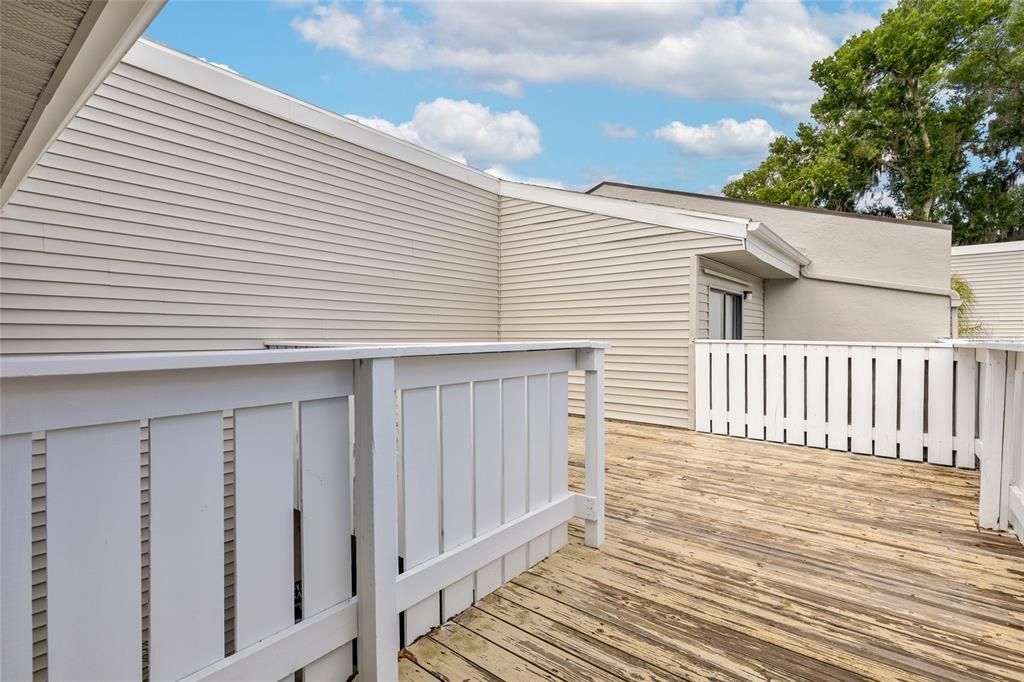 For Sale: $198,000 (2 beds, 2 baths, 1087 Square Feet)