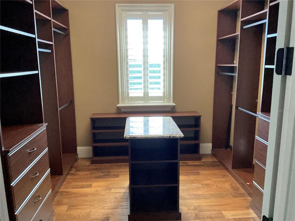 En Renta: $9,500 (5 camas, 5 baños, 5205 Pies cuadrados)