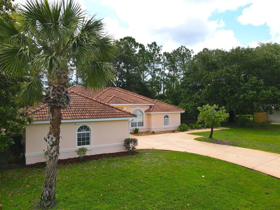 For Rent: $1,925 (3 beds, 2 baths, 2262 Square Feet)