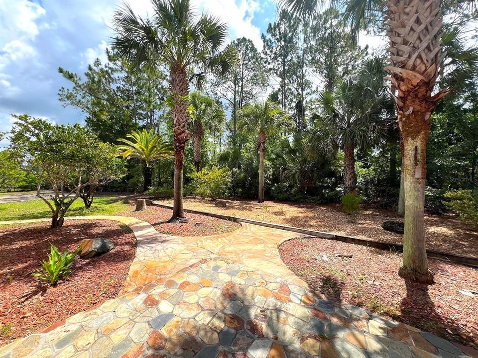 For Rent: $1,925 (3 beds, 2 baths, 2262 Square Feet)
