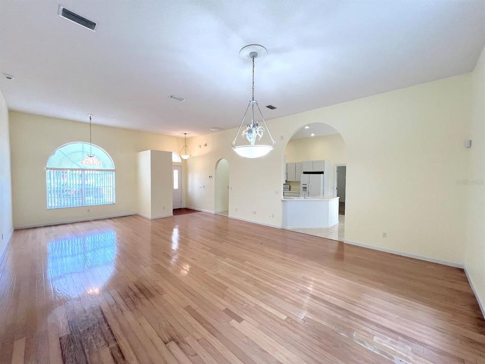 For Rent: $1,925 (3 beds, 2 baths, 2262 Square Feet)