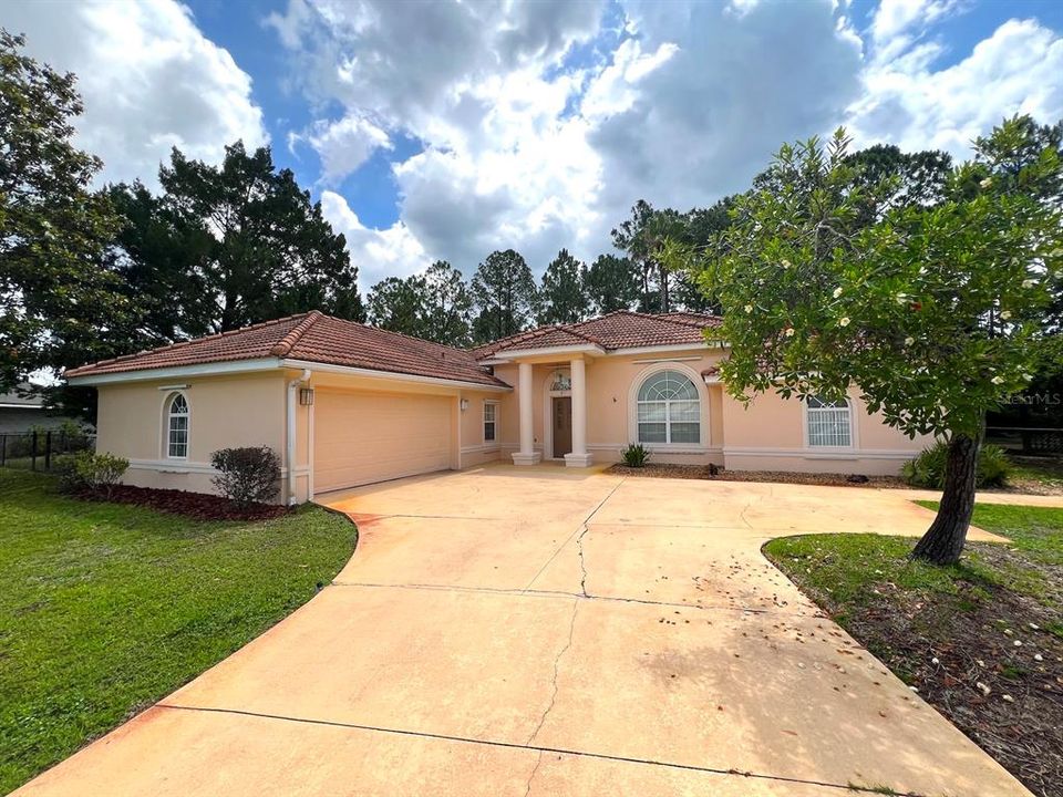 For Rent: $1,925 (3 beds, 2 baths, 2262 Square Feet)