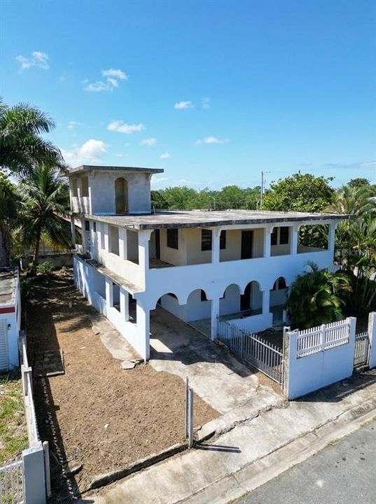 Vendido Recientemente: $190,000 (7 camas, 3 baños, 2800 Pies cuadrados)
