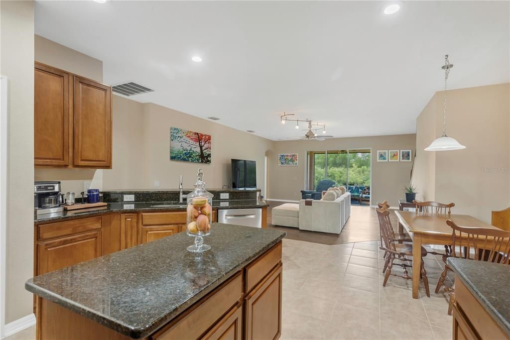 En Venta: $499,900 (5 camas, 3 baños, 2908 Pies cuadrados)