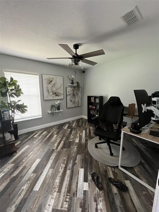 For Sale: $365,000 (4 beds, 2 baths, 1874 Square Feet)