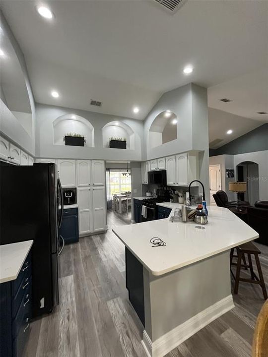 For Sale: $365,000 (4 beds, 2 baths, 1874 Square Feet)