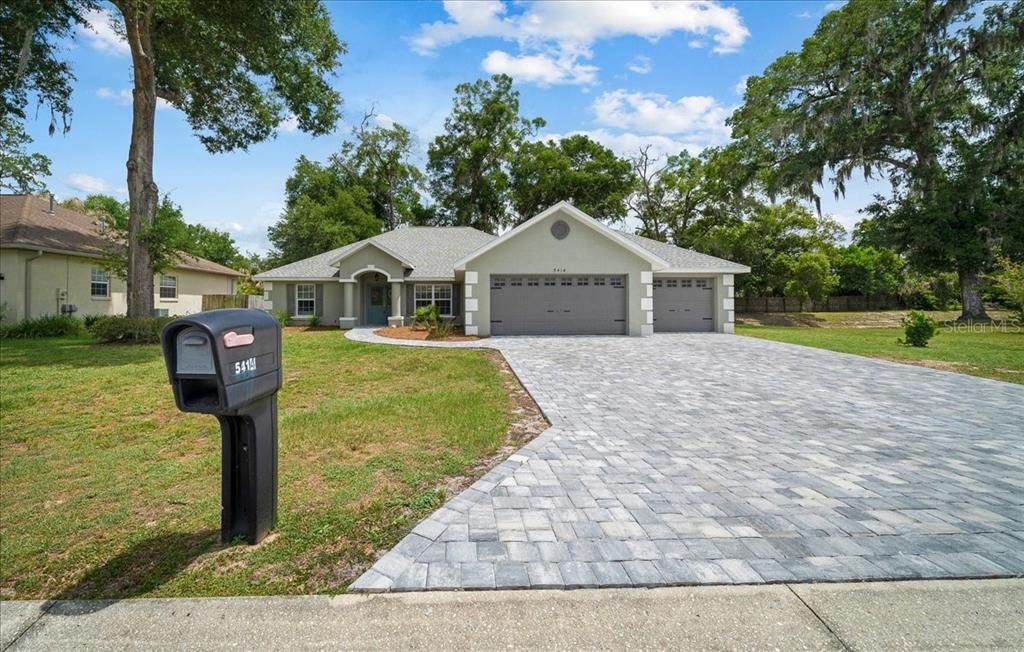 For Sale: $365,000 (4 beds, 2 baths, 1874 Square Feet)