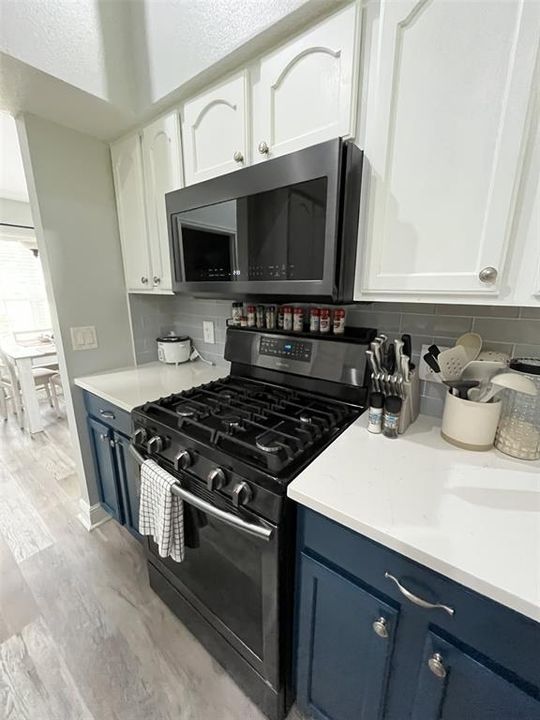 For Sale: $365,000 (4 beds, 2 baths, 1874 Square Feet)