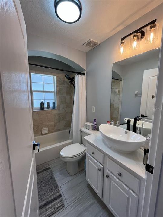 For Sale: $365,000 (4 beds, 2 baths, 1874 Square Feet)