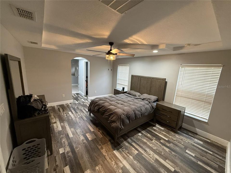 For Sale: $365,000 (4 beds, 2 baths, 1874 Square Feet)