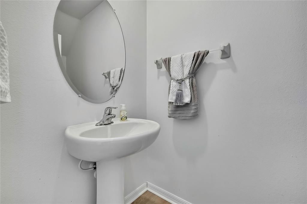 For Sale: $409,000 (5 beds, 2 baths, 2389 Square Feet)