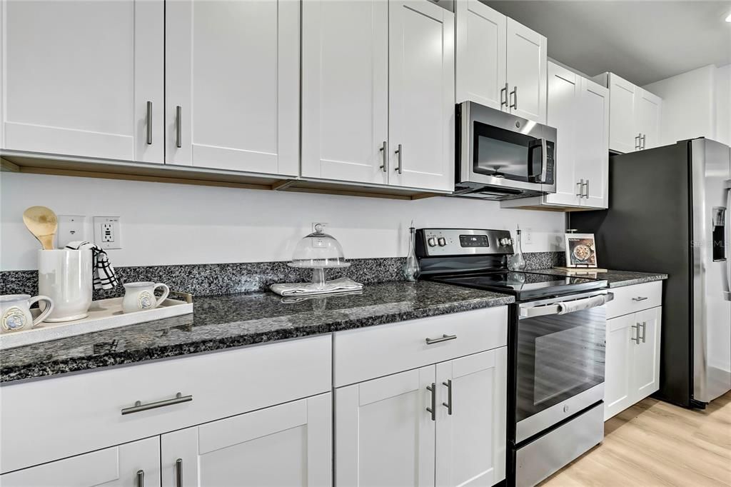 For Sale: $409,000 (5 beds, 2 baths, 2389 Square Feet)