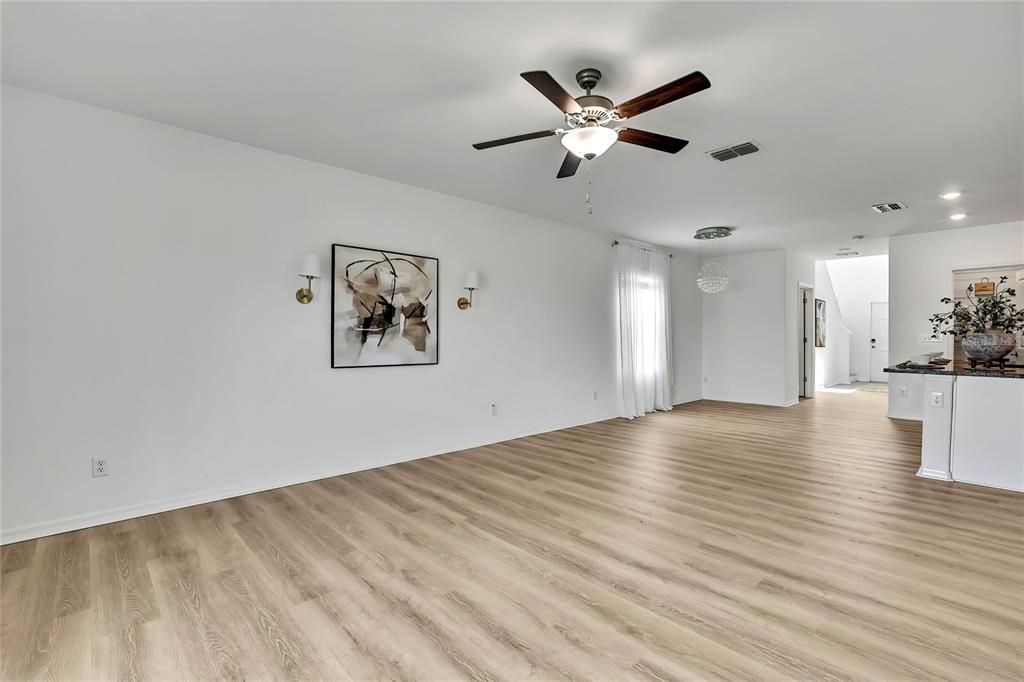 For Sale: $409,000 (5 beds, 2 baths, 2389 Square Feet)
