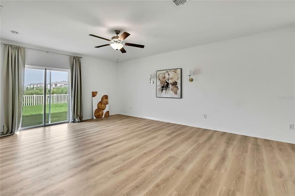 For Sale: $409,000 (5 beds, 2 baths, 2389 Square Feet)