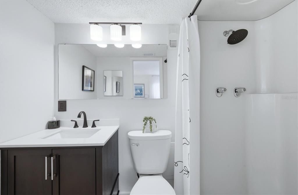 En Venta: $369,000 (2 camas, 2 baños, 1016 Pies cuadrados)