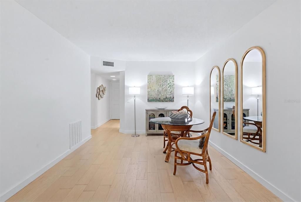 En Venta: $369,000 (2 camas, 2 baños, 1016 Pies cuadrados)