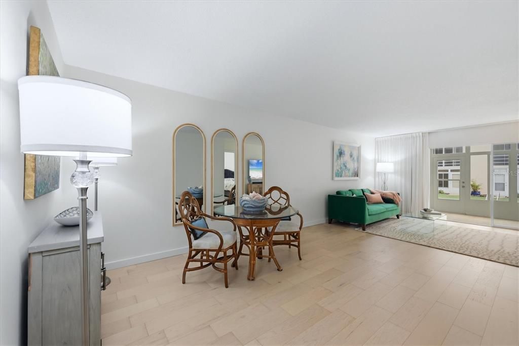 En Venta: $369,000 (2 camas, 2 baños, 1016 Pies cuadrados)