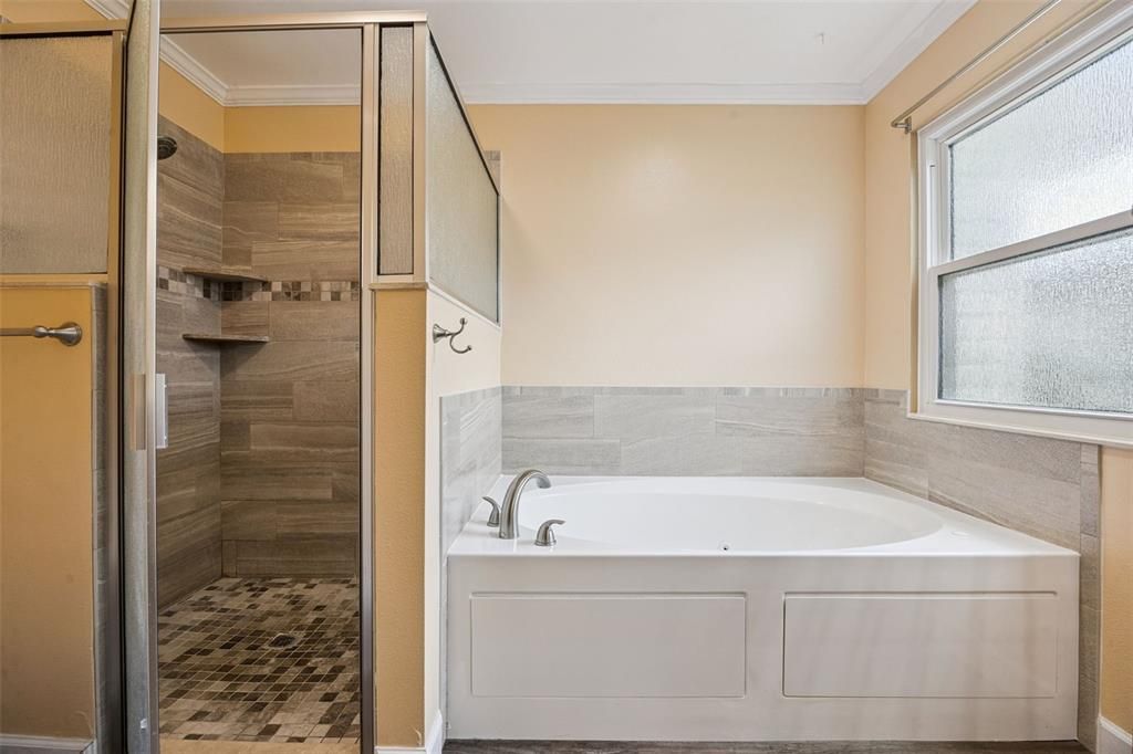 Active With Contract: $289,900 (3 beds, 2 baths, 1853 Square Feet)