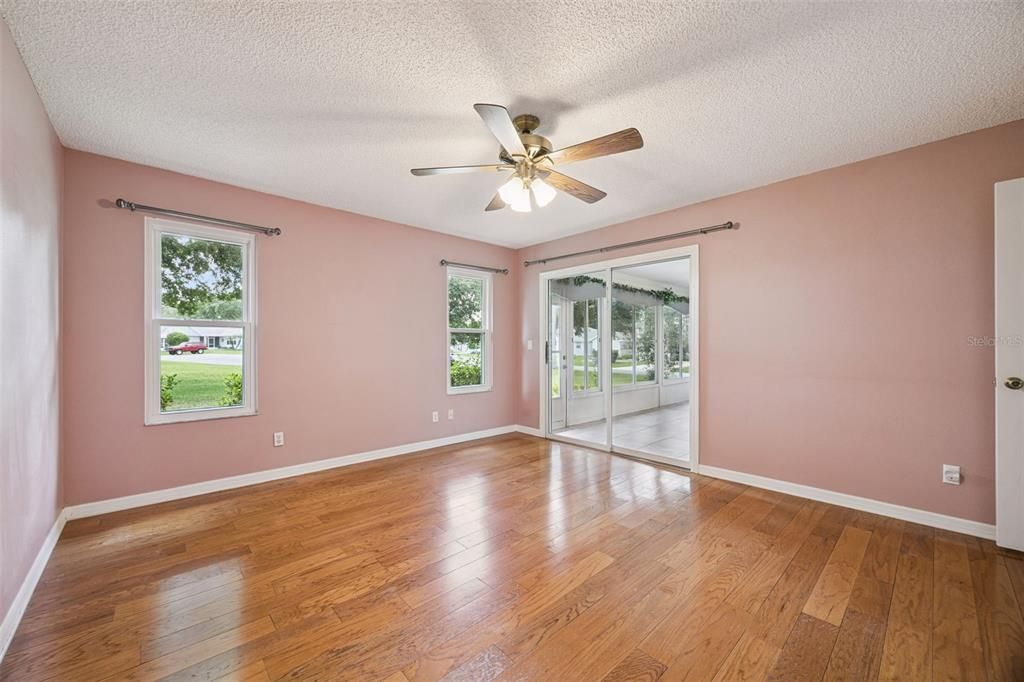 Active With Contract: $289,900 (3 beds, 2 baths, 1853 Square Feet)
