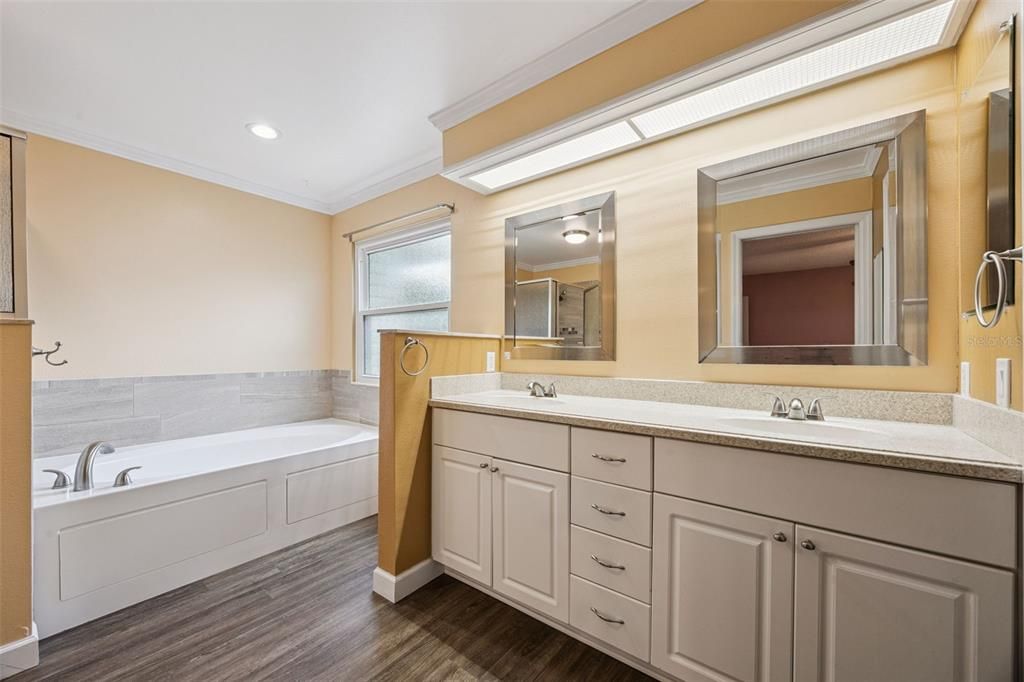 Active With Contract: $289,900 (3 beds, 2 baths, 1853 Square Feet)
