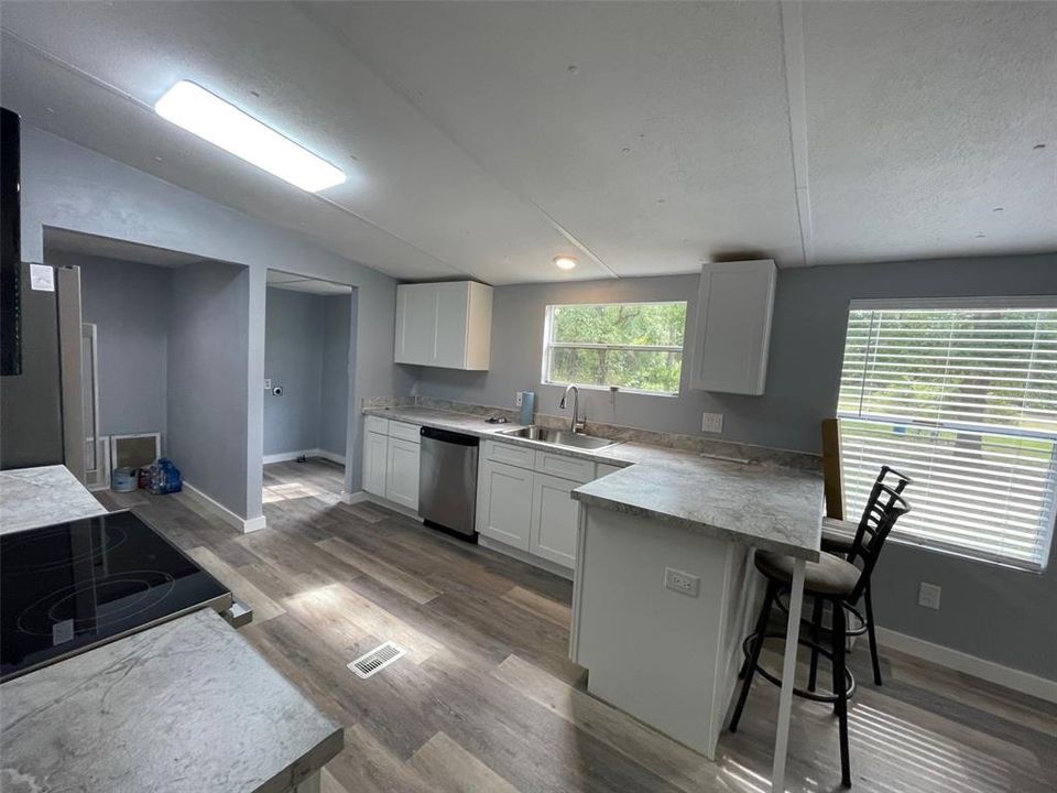 For Rent: $1,800 (3 beds, 2 baths, 1344 Square Feet)