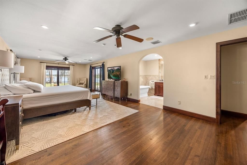 For Sale: $1,395,000 (3 beds, 3 baths, 3362 Square Feet)