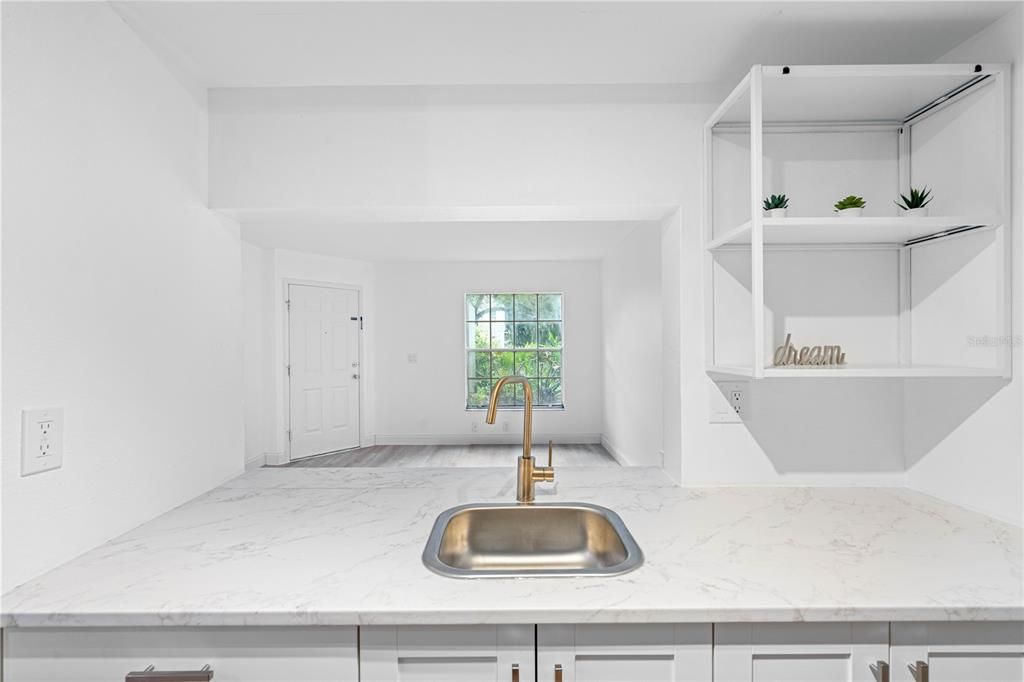 For Rent: $1,200 (1 beds, 1 baths, 626 Square Feet)