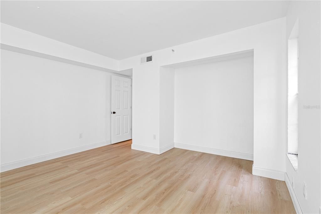 For Rent: $1,200 (1 beds, 1 baths, 626 Square Feet)