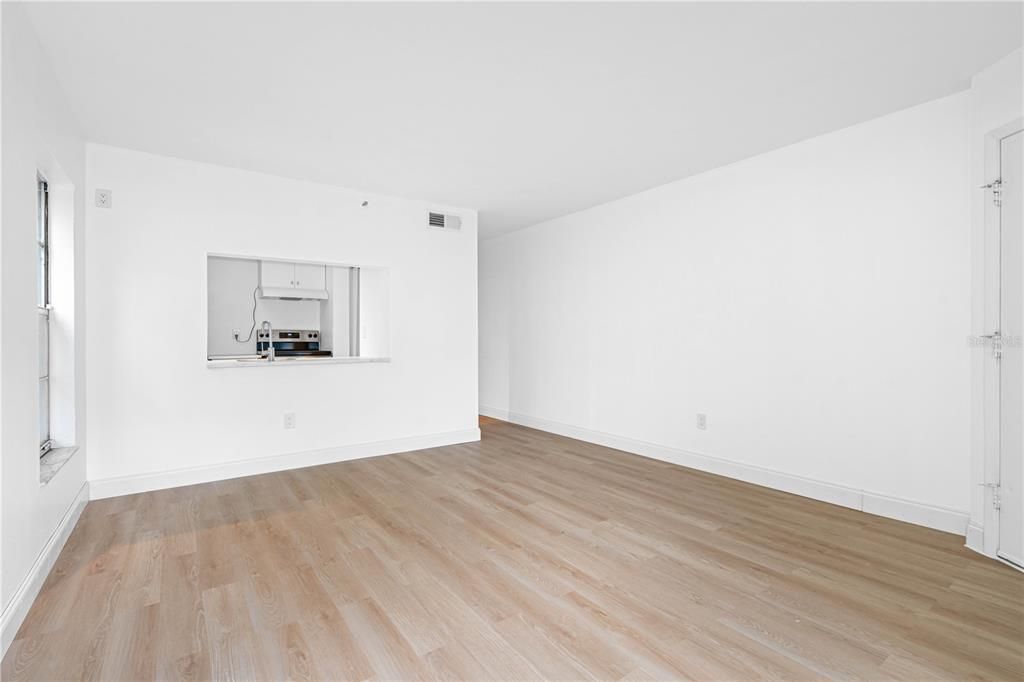For Rent: $1,200 (1 beds, 1 baths, 626 Square Feet)