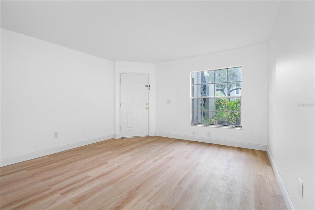 For Rent: $1,200 (1 beds, 1 baths, 626 Square Feet)