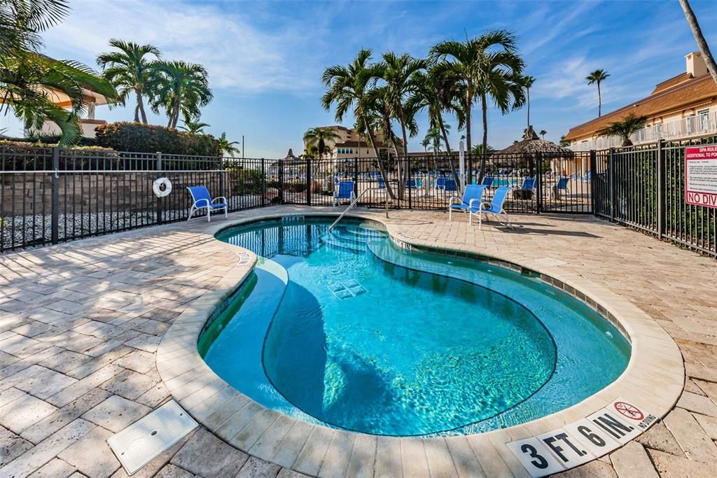 For Sale: $299,000 (2 beds, 2 baths, 1605 Square Feet)